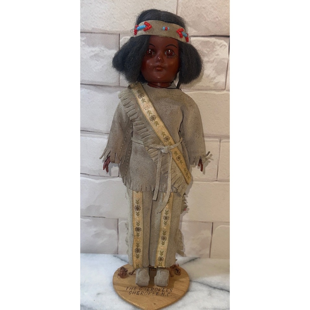 Vintage 1966 The Cherokees Cherokee NC Souvenir Doll Heart Wood Stand 1960s
